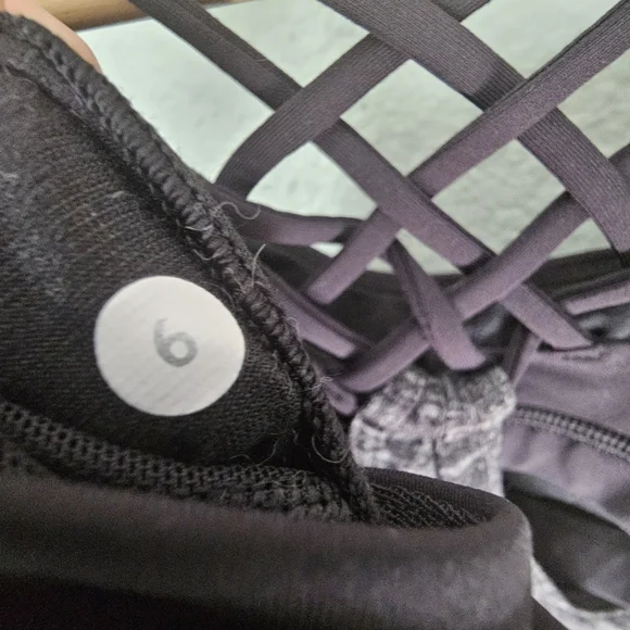 Lululemon 2 In 1 Built In Bra Tank Top Heathered Gray Size 6 - Picture 5 of 5